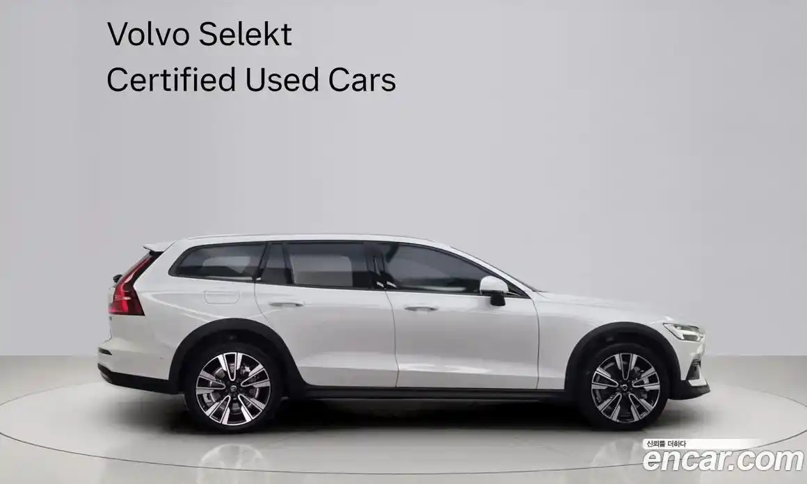 Volvo V60 2025 2.0 гидро в Москве № 230766, фото 4
