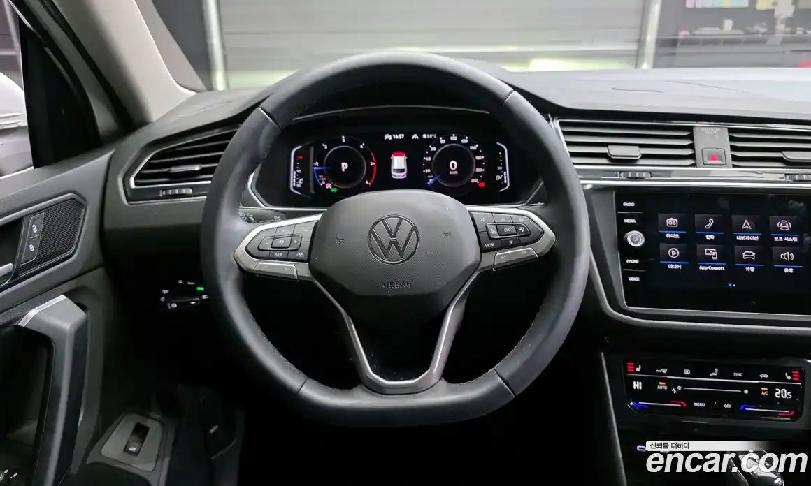 Volkswagen Tiguan 2021 2.0 гидро в Москве № 232086, фото 13