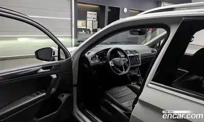 Volkswagen Tiguan 2021 2.0 гидро в Москве № 232086, миниатюра 10