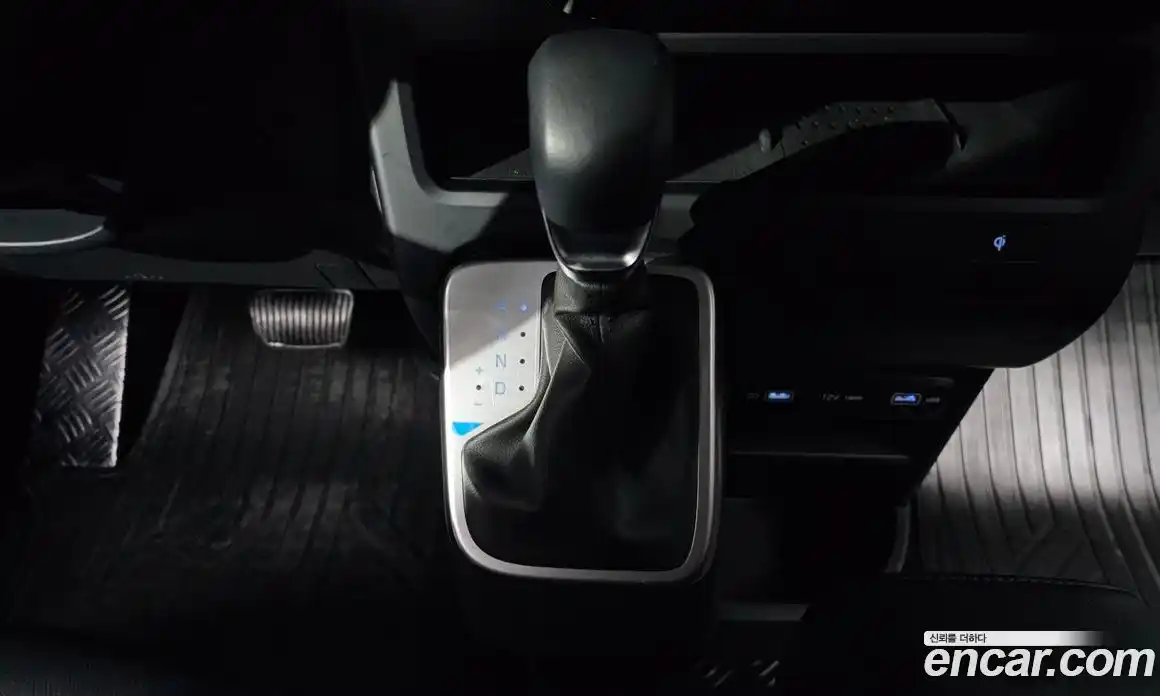 Hyundai Staria 2022 2.2 гидро в Москве № 4907, фото 9