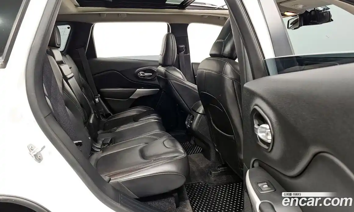 Jeep Cherokee 2018 2.4 гидро в Москве № 1014912, фото 11