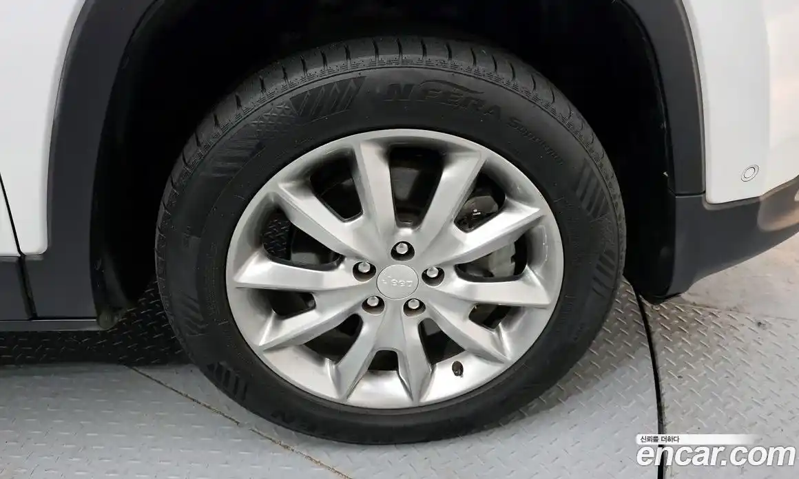 Jeep Cherokee 2018 2.4 гидро в Москве № 1014912, фото 5