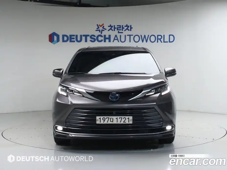 Toyota Sienna 2022 2.5 гидро в Москве № 1550066, фото 3