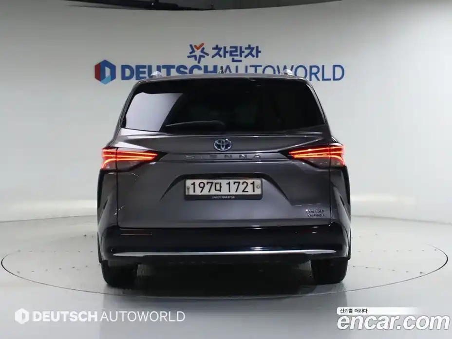 Toyota Sienna 2022 2.5 гидро в Москве № 1550066, фото 4