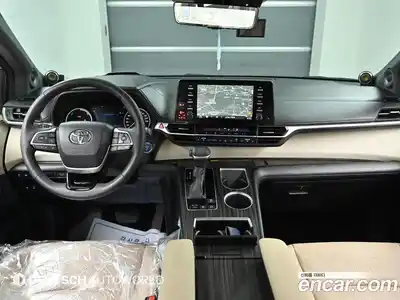Toyota Sienna 2022 2.5 гидро в Москве № 1550066, миниатюра 7