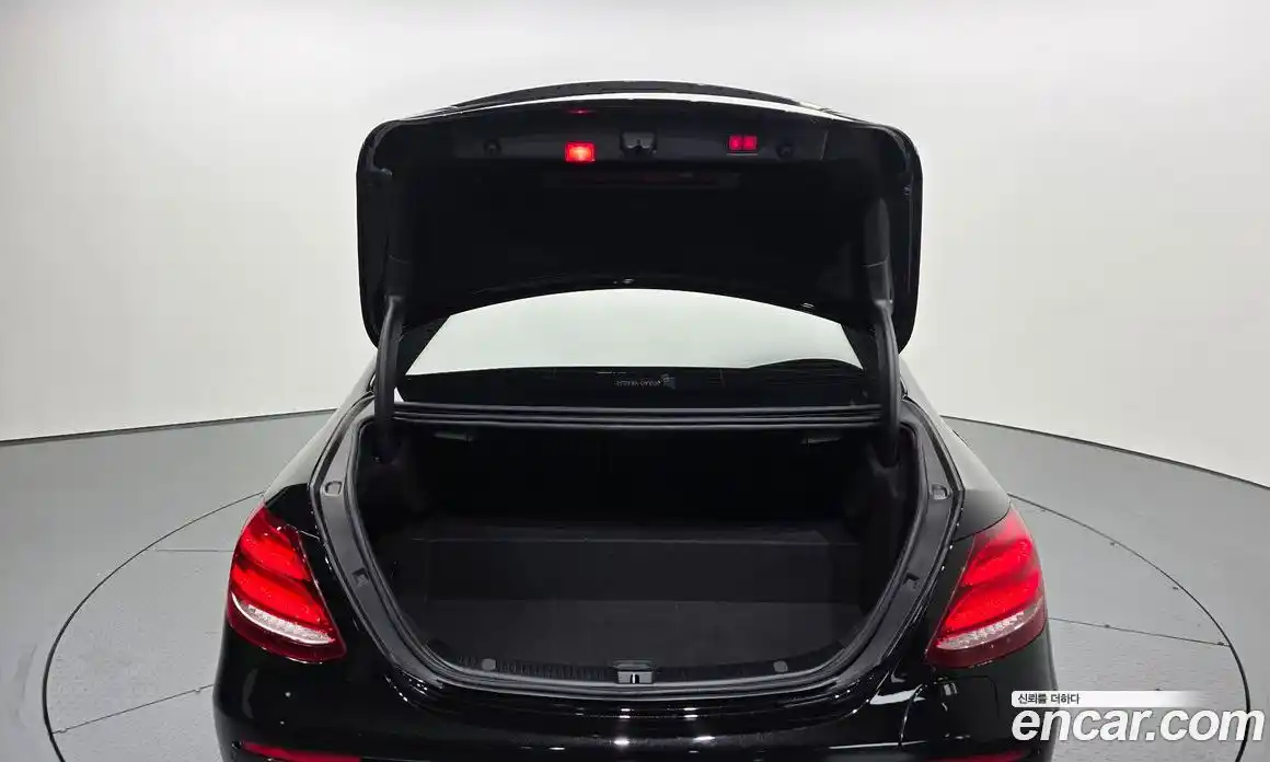 Mercedes-Benz E-Class 2019 2.0 гидро в Москве, фото 20