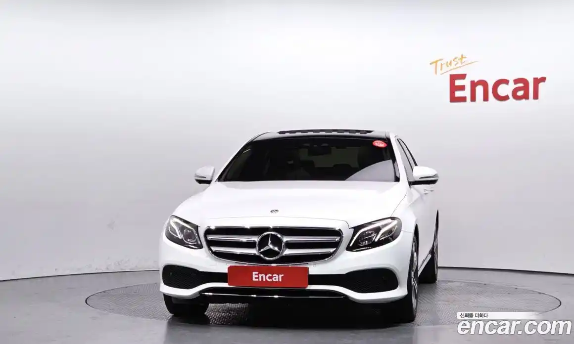 Mercedes-Benz E-Class 2017 2.0 гидро в Москве, фото 3