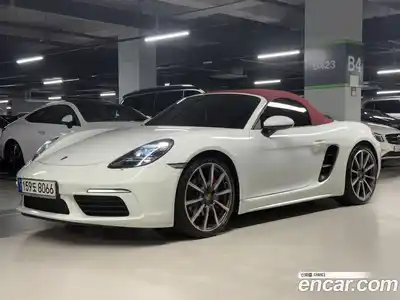 Porsche 718, 2016