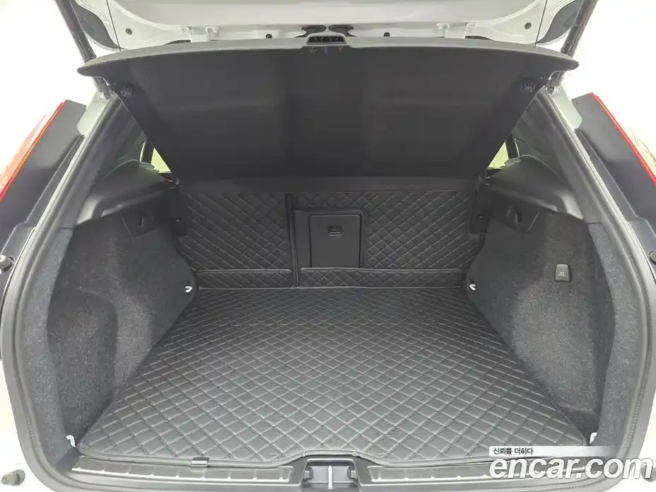 Volvo XC40 2025 2.0 гидро в Москве № 1691599, фото 19