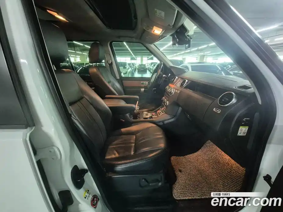 Land Rover Discovery 2015 3.0 гидро в Москве № 1692131, фото 8