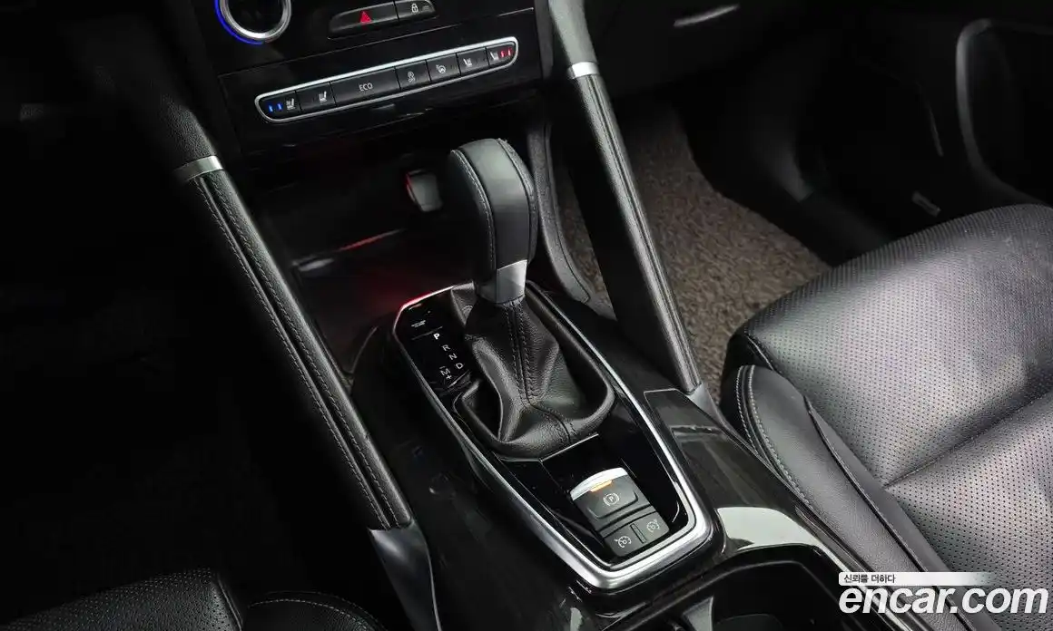 Renault QM6 2017 2.0 гидро в Москве № 1761223, фото 9