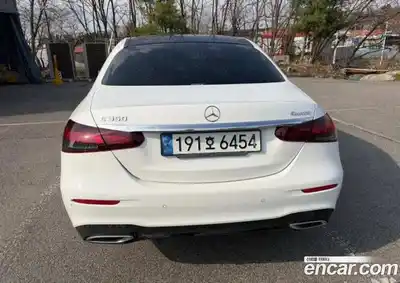 Mercedes-Benz E-Class 2023 2.0 гидро в Москве № 1762631, миниатюра 3