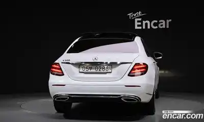 Mercedes-Benz E-Class 2016 2.0 гидро в Москве № 1762851, миниатюра 4