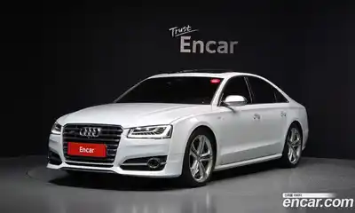 Audi S8, 2015