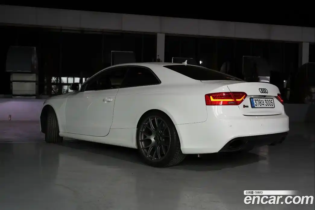 Audi RS5 2014 4.2 гидро в Москве № 1763443, фото 16