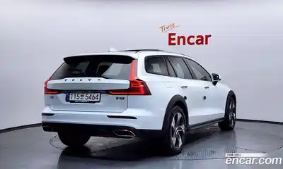 Volvo V60 2021 2.0 гидро в Москве № 1763553, миниатюра 2