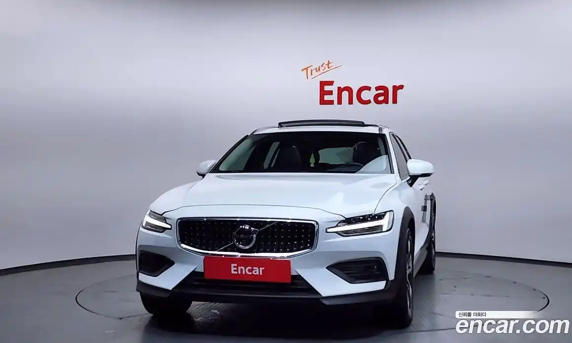 Volvo V60 2021 2.0 гидро в Москве № 1763553, фото 3