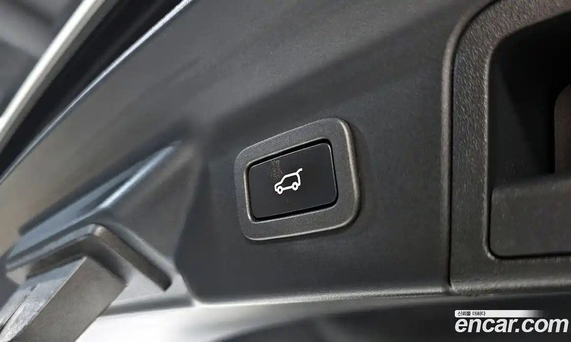 Land Rover Range-Rover Velar 2018 3.0 гидро в Москве № 1764096, фото 19
