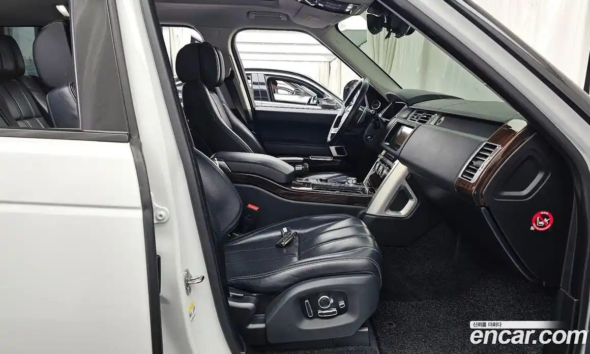 Land Rover Range-Rover 2017 4.4 гидро в Москве № 1764110, фото 11