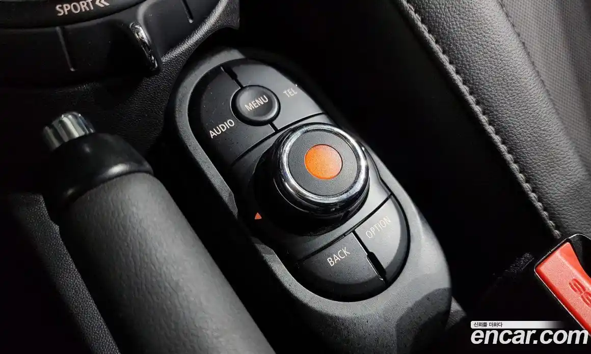 Mini Cooper 2015 1.5 гидро в Москве № 1764503, фото 17