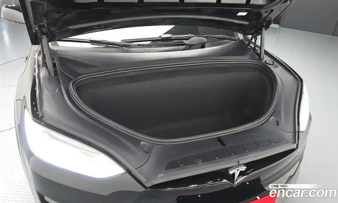 Tesla Model X 2023 0.3 гидро, фото 6