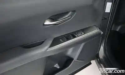 Lexus UX 2025 2.0 вариатор в Москве № 1764980, миниатюра 12