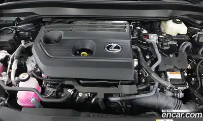 Lexus UX 2025 2.0 вариатор в Москве № 1764980, миниатюра 6