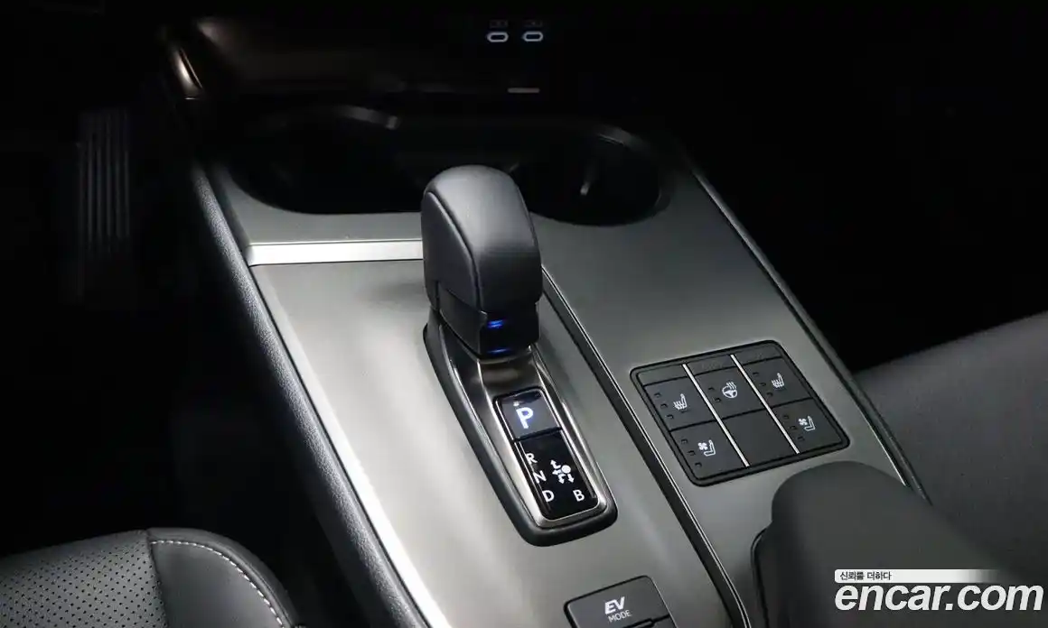 Lexus UX 2025 2.0 вариатор в Москве № 1764980, фото 9