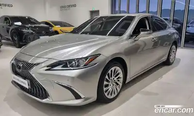 Lexus ES, 2021