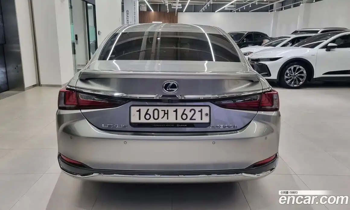 Lexus ES 2021 2.5 вариатор в Москве № 1765000, фото 4