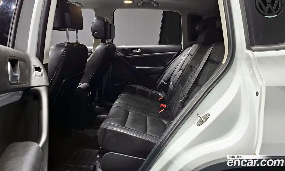 Volkswagen Tiguan 2015 2.0 гидро в Москве № 1765272, фото 12