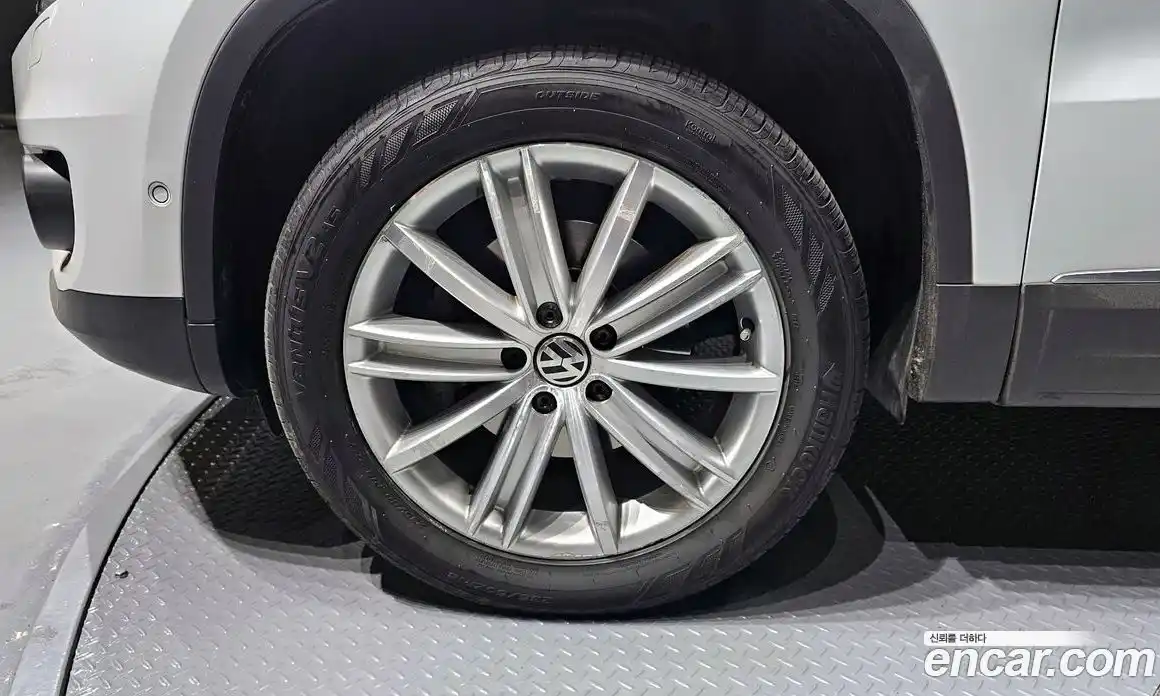 Volkswagen Tiguan 2015 2.0 гидро в Москве № 1765272, фото 5