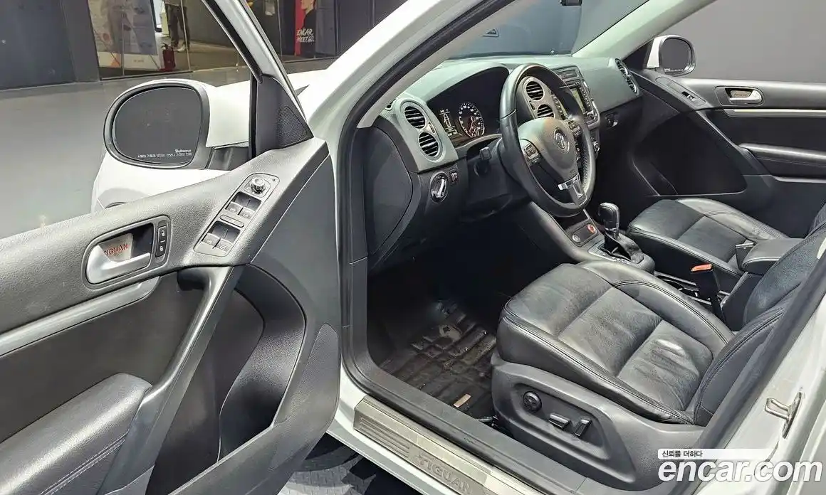 Volkswagen Tiguan 2015 2.0 гидро в Москве № 1765272, фото 10