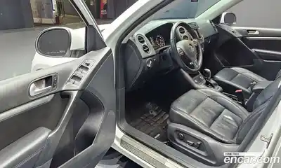 Volkswagen Tiguan 2015 2.0 гидро в Москве № 1765272, миниатюра 10