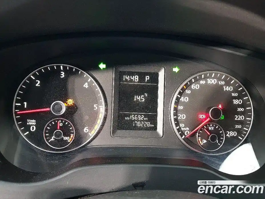 Volkswagen Jetta 2012 1.6 гидро в Москве № 1765408, фото 7