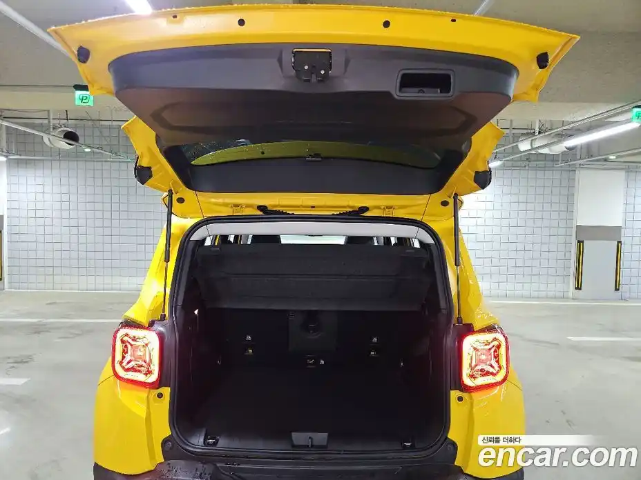 Jeep Renegade 2023 1.3 гидро в Москве № 1765459, фото 8