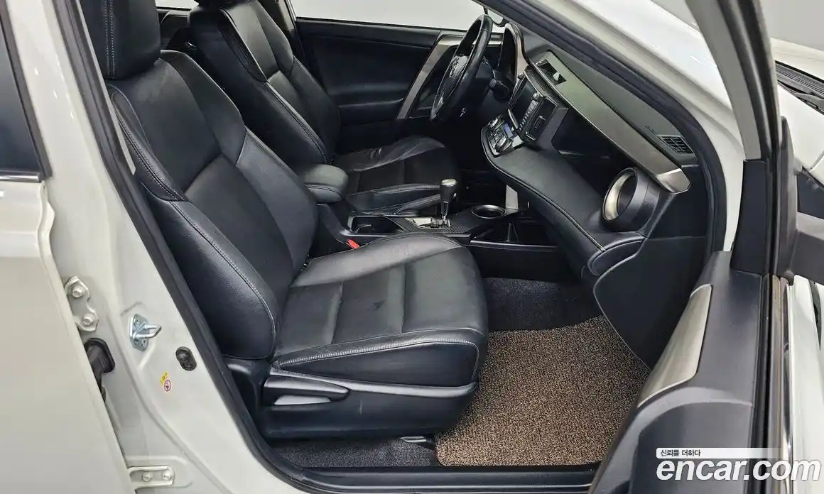 Toyota RAV4 2014 2.5 гидро в Москве № 1766942, фото 12