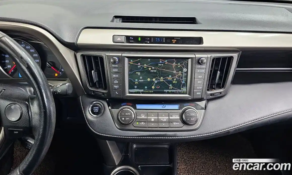 Toyota RAV4 2014 2.5 гидро в Москве № 1766942, фото 15