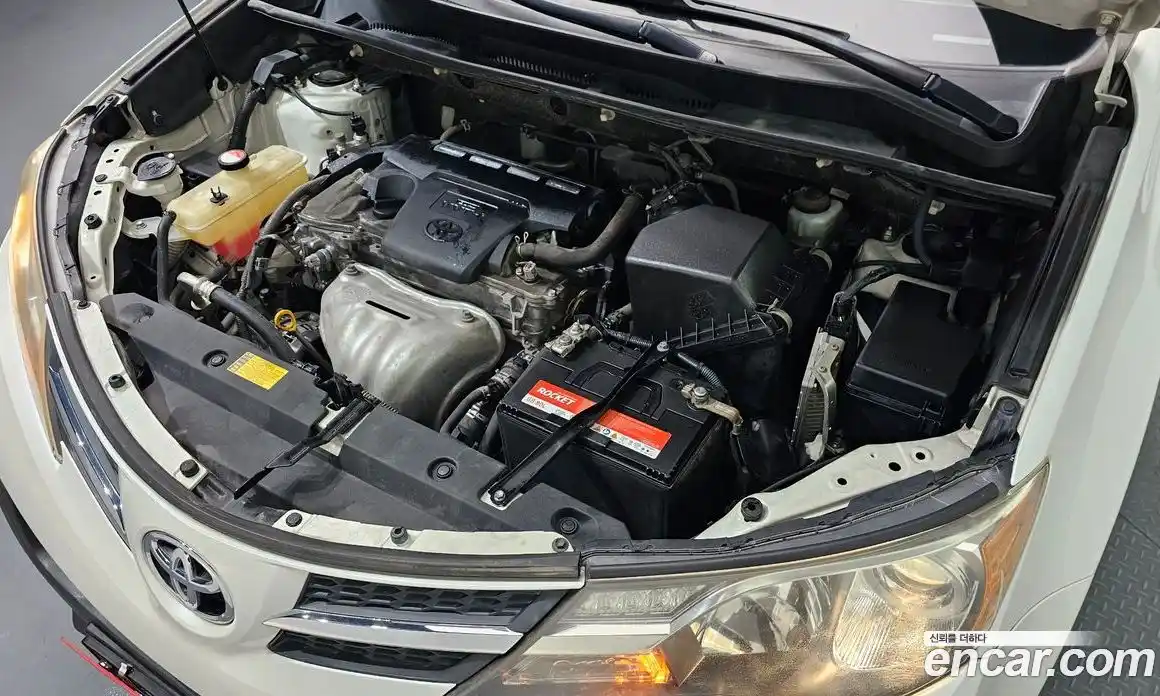 Toyota RAV4 2014 2.5 гидро в Москве № 1766942, фото 6