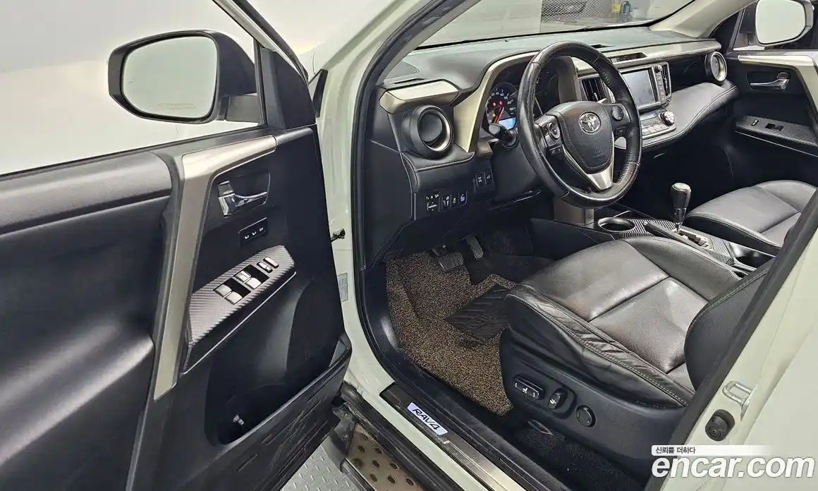 Toyota RAV4 2014 2.5 гидро в Москве № 1766942, фото 10