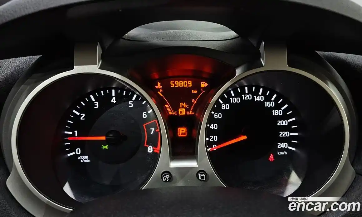 Nissan Juke 2015 1.6 гидро в Москве № 1771246, фото 8