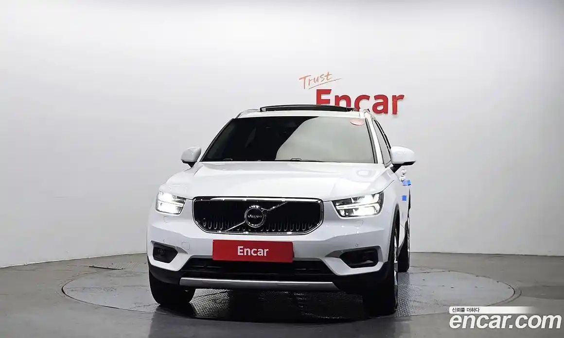 Volvo XC40 2020 2.0 гидро в Москве № 197040, фото 3