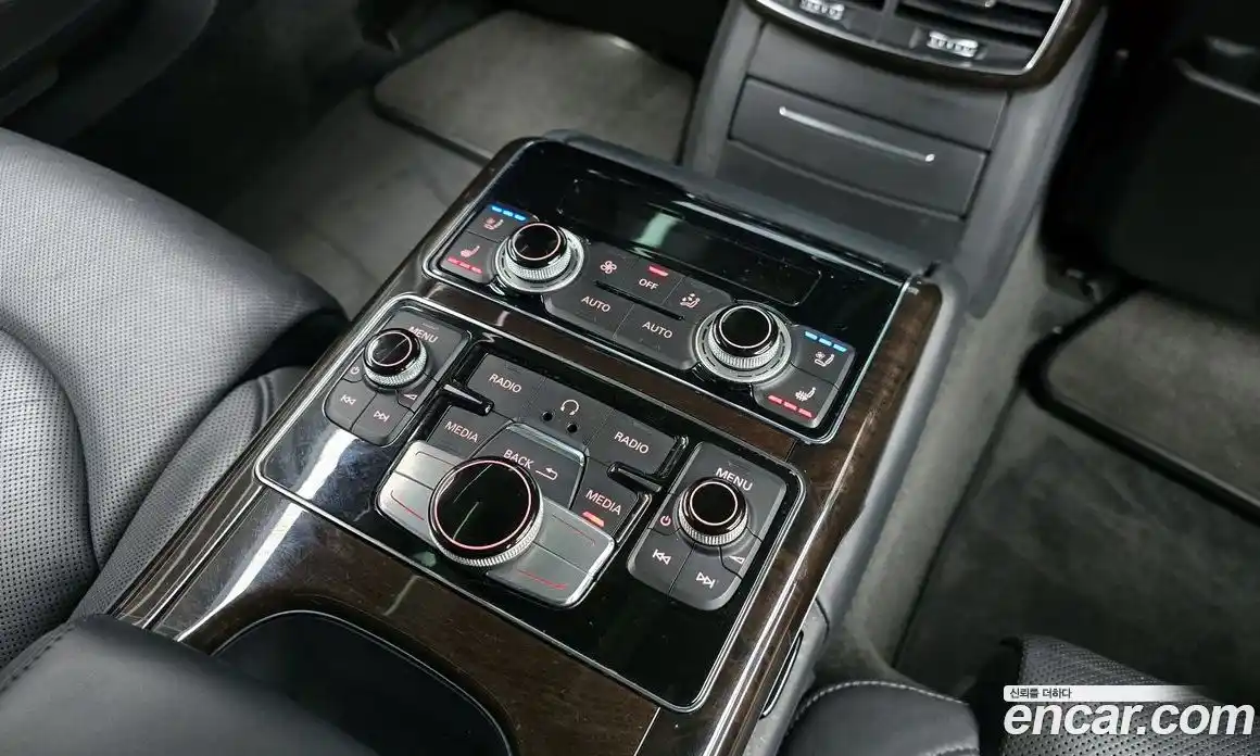 Audi A8 2015 4.0 гидро в Москве № 212504, фото 19