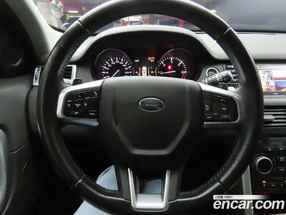 Land Rover Discovery Sport 2015 2.0 гидро в Москве № 213587, фото 8