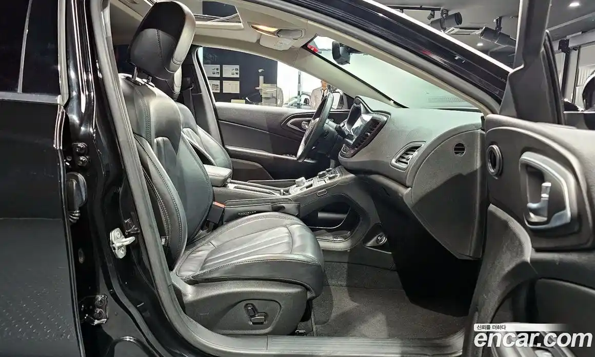 Chrysler 200 2015 2.4 гидро в Москве № 256761, фото 10