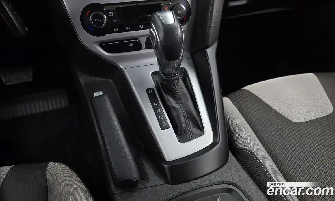 Ford Focus 2014 2.0 гидро в Москве № 284026, фото 9