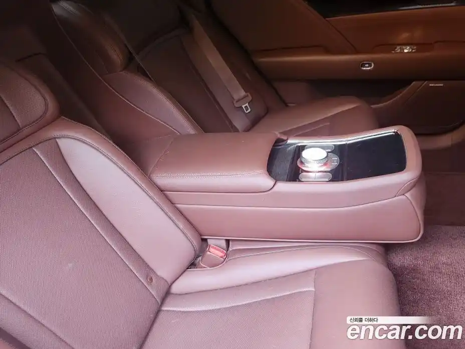 Genesis G90 2024 3.5 гидро в Москве № 7704, фото 10