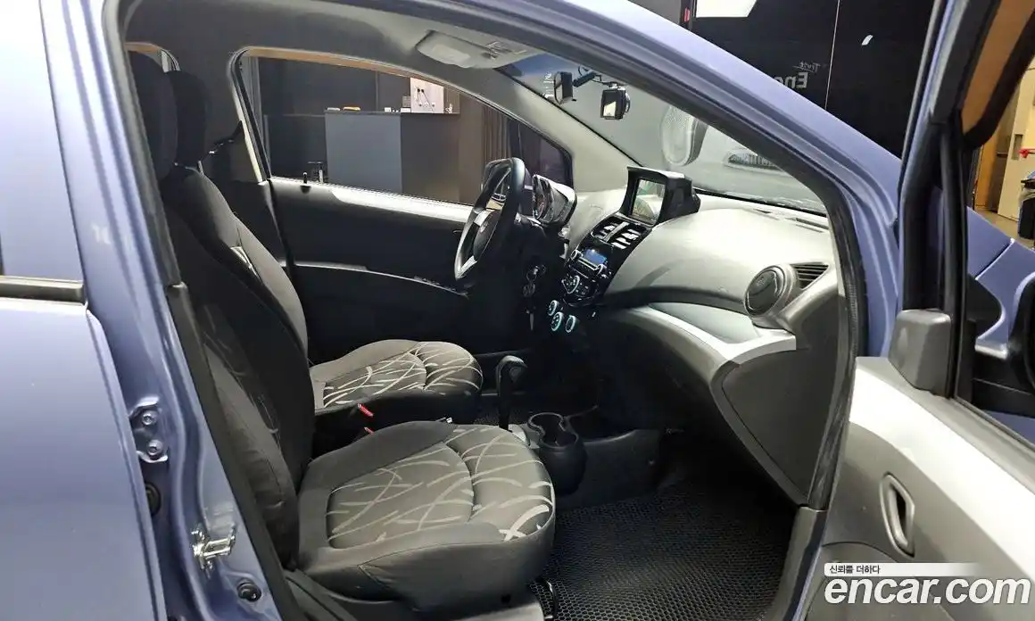 Chevrolet Spark 2015 1.0 гидро в Москве, фото 12