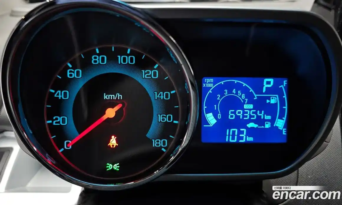 Chevrolet Spark 2015 1.0 гидро в Москве, фото 8