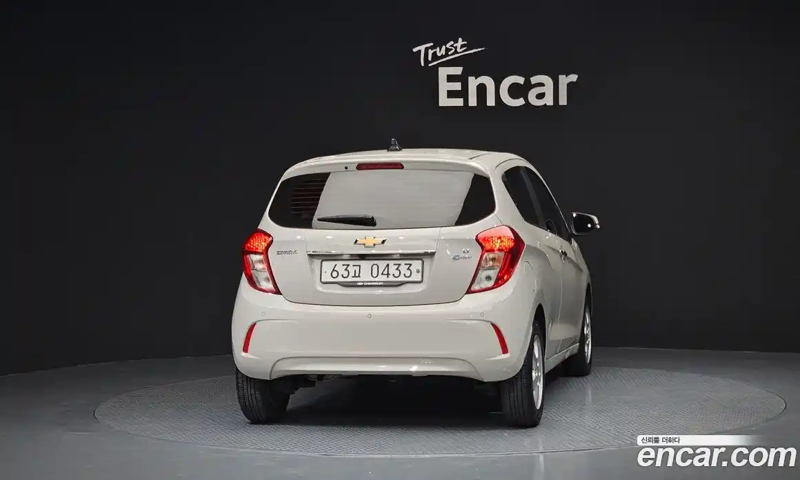 Chevrolet Spark 2016 1.0 гидро в Москве, фото 4
